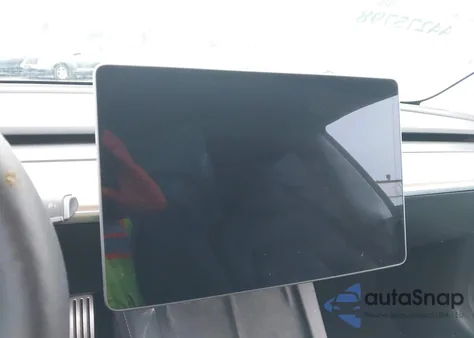 2021 Tesla Model 3 Performance Dual Motor All-Wheel Drive z USA, uszkodzony, nr VIN 5YJ3E1EC8MF087340